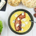 Velouté de céleri au bleu d'Auvergne et lard grillé