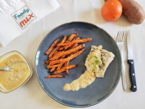 Filet de poisson blanc au beurre d'orange et frites de patates douces