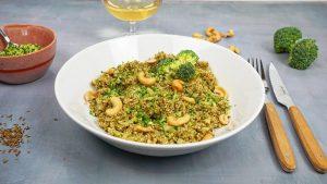 Risotto de quinoa aux brocolis, noix de cajou et graine de cumin