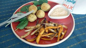 Falafels et frites de légumes de saison