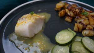 Pavé de poisson au beurre d'agrumes, pommes de terres au four