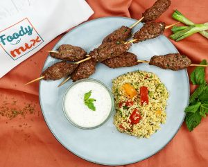 Keftas, taboulé libanais et sauce blanche à la menthe