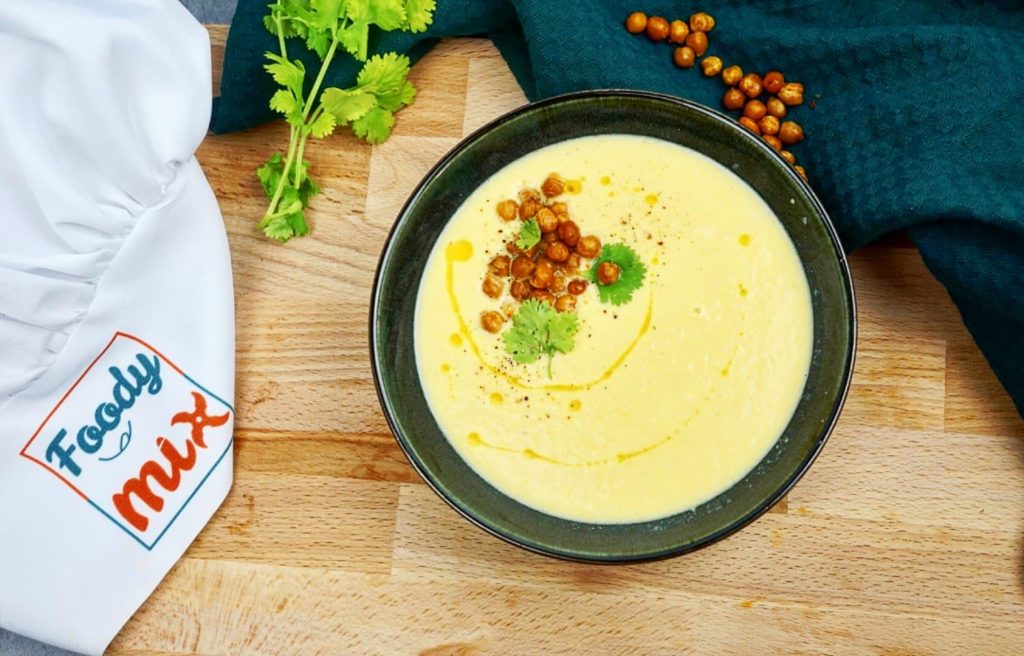 Velouté de maïs, pois chiches rôties au paprika fumé