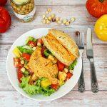 Houmous de poivrons rôtis et féta, salade de tomate et noisette torréfiée