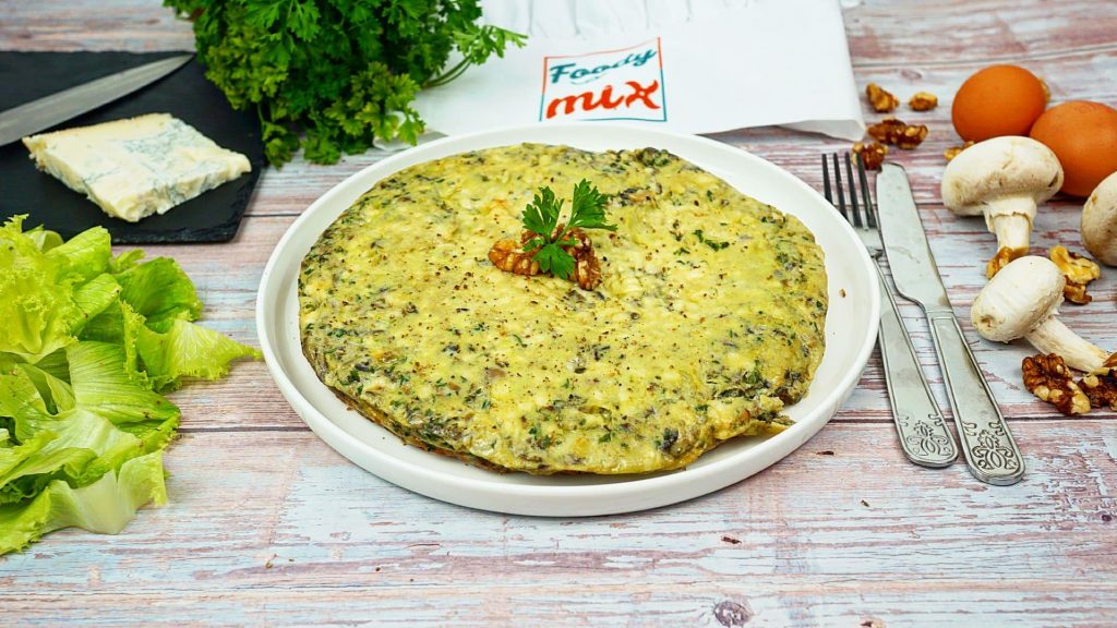 Tortilla persillée de champignon au gorgonzola et sa salade de saison