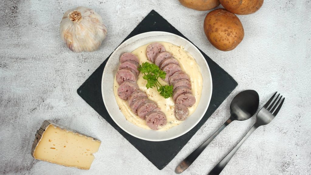 L'aligot de l'aubrac et sa saucisse de Vedène