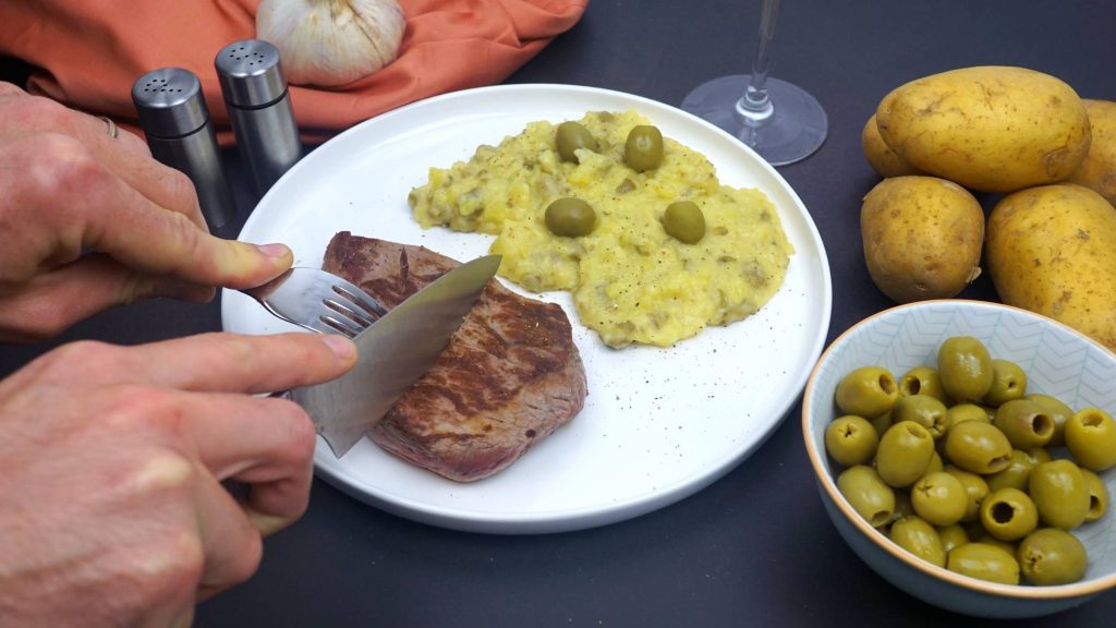 Pièce de boeuf de notre boucher et écrasé de pomme de terre en olivade