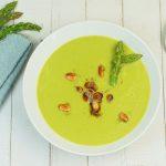 Velouté d'asperge aux amandes grillées