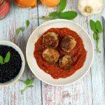 Boulettes de veau panées à la sauge, riz noir camarguais