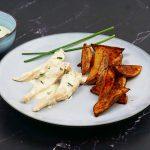 Aiguillette de Poulet crème de féta à la ciboulette et potatoes au paprika fumé