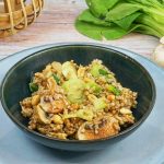 Sarrasin façon wok, champignons, chou chinois et sauce cacahuète